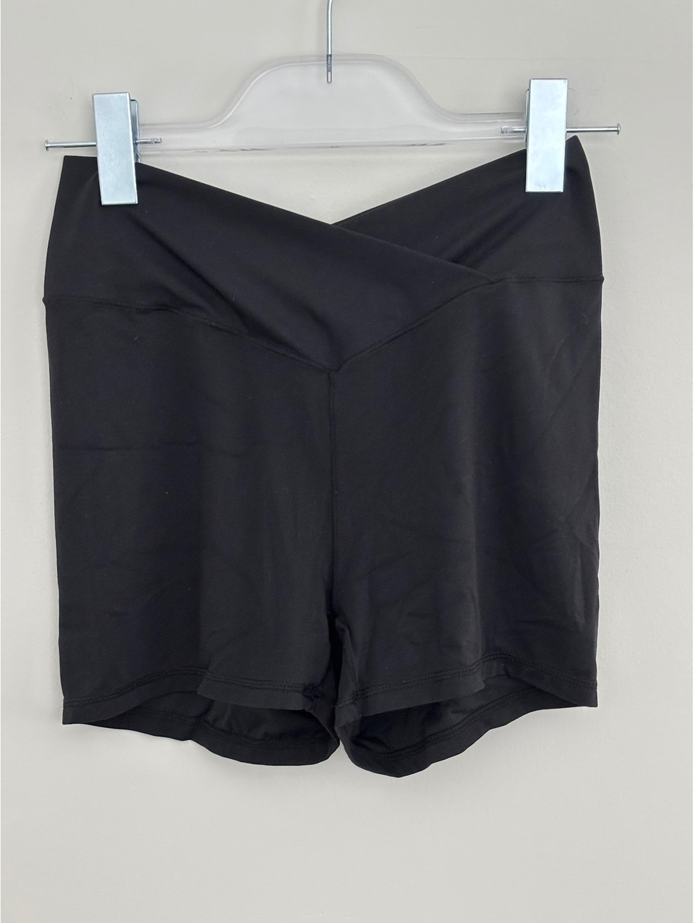 NWOT Halara black bike shorts size M